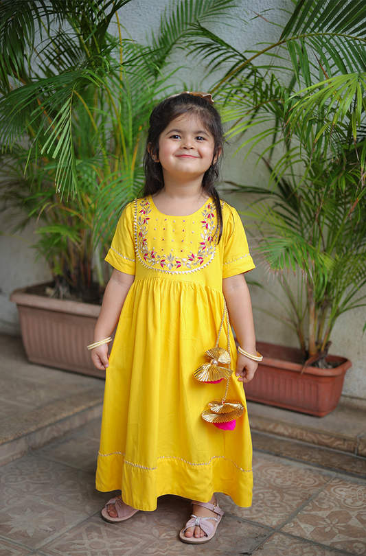 Surajmukhi Girls Ethnic Dress