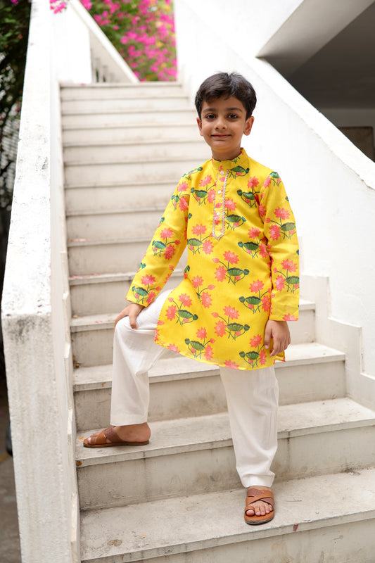 Pichwai Petals Boys Kurta Pyjama Set