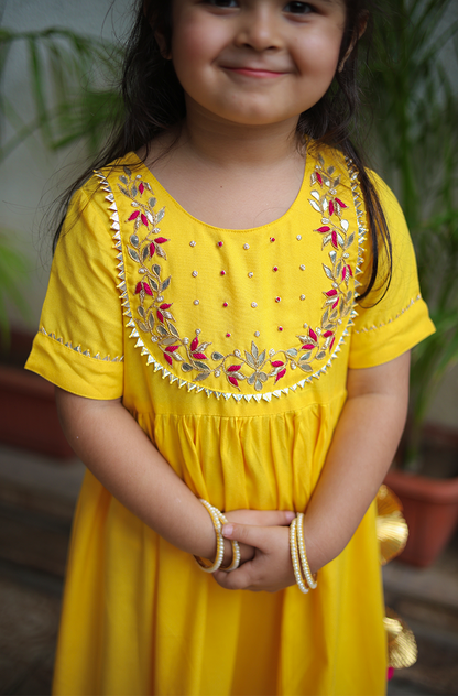 Surajmukhi Girls Ethnic Dress